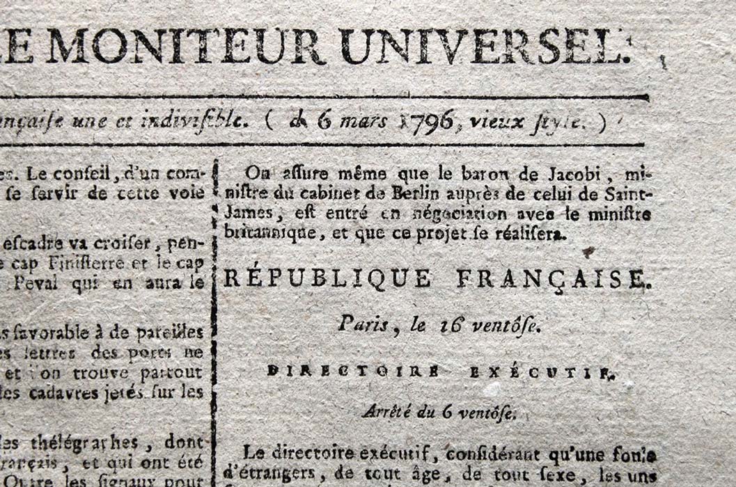 periódico francés Moniteur Universel, que contó la fuga de Napoleón Bonaparte y pasó de odiarlo a amargo a medida que se acercaba a Francia